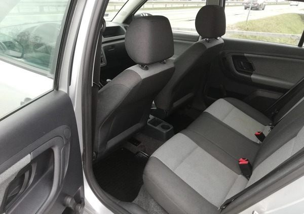 Skoda Fabia cena 15900 przebieg: 208000, rok produkcji 2011 z Piastów małe 121